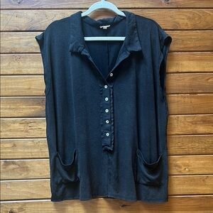 POL Black Boxy Buttoned Sleeveless Top - L